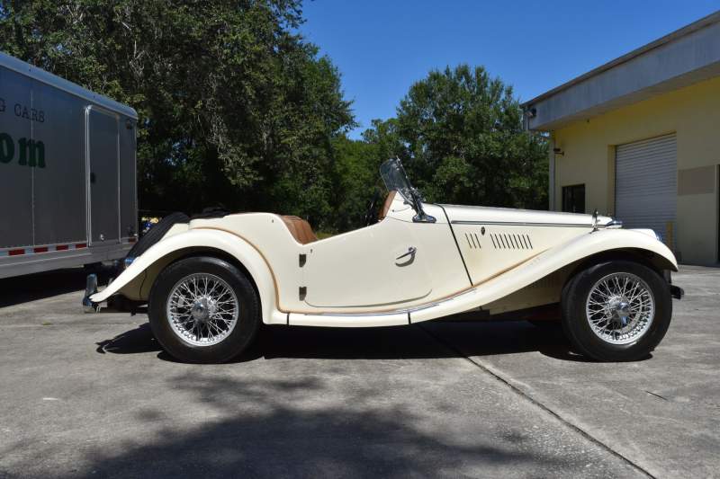 1954 MG TF white (116).JPG