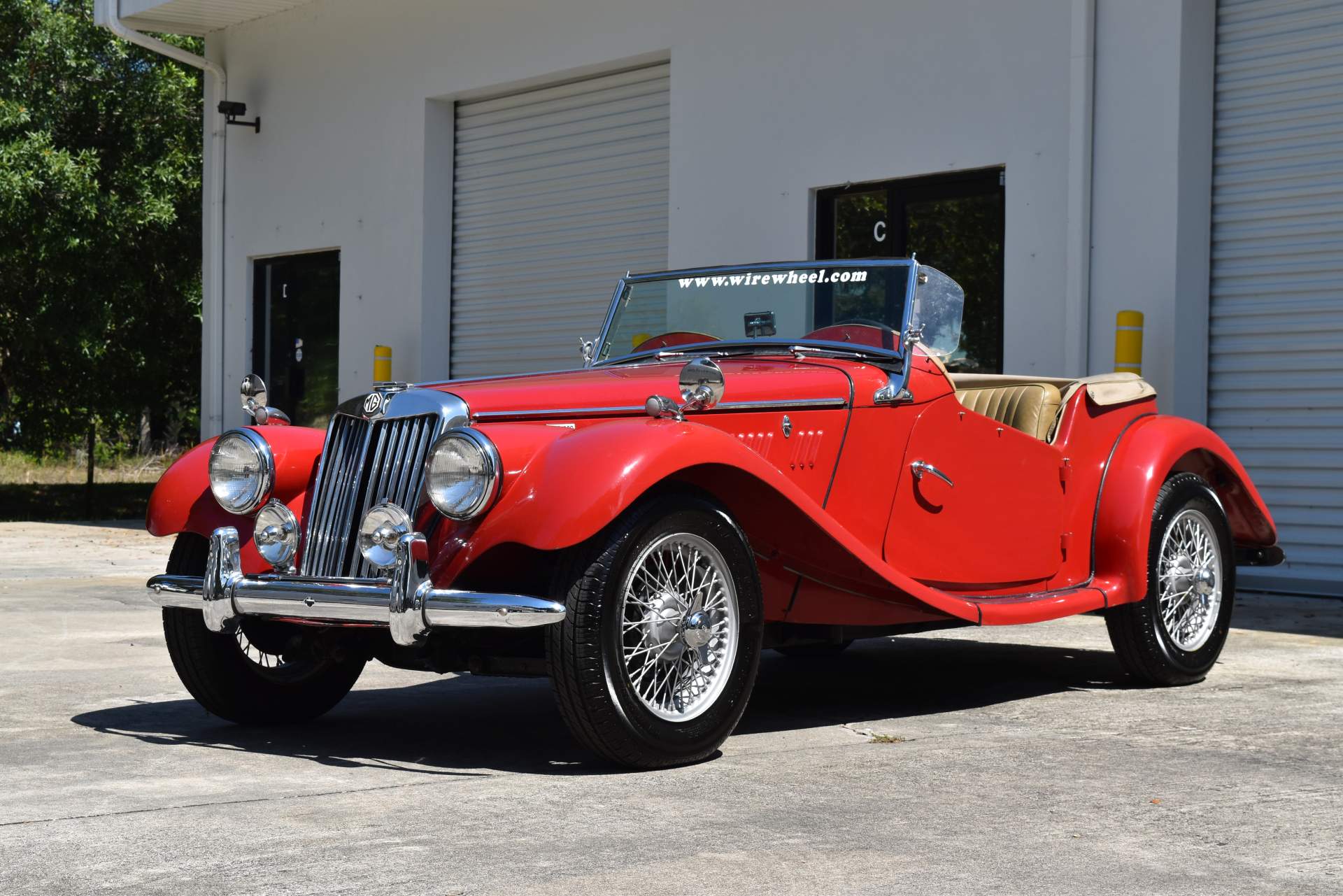 1955 MG TF 1500 Red (57).JPG