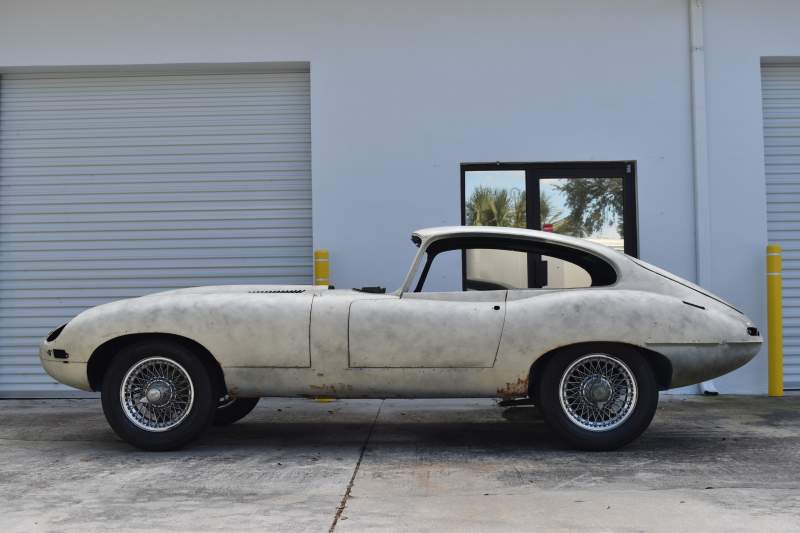 1962 Jaguar E-Type Series 1 Coupe.JPG