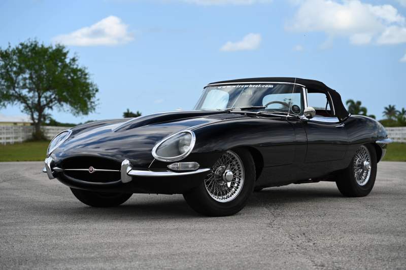 1963 Jaguar E-Type roadster Black (2)-min.JPG