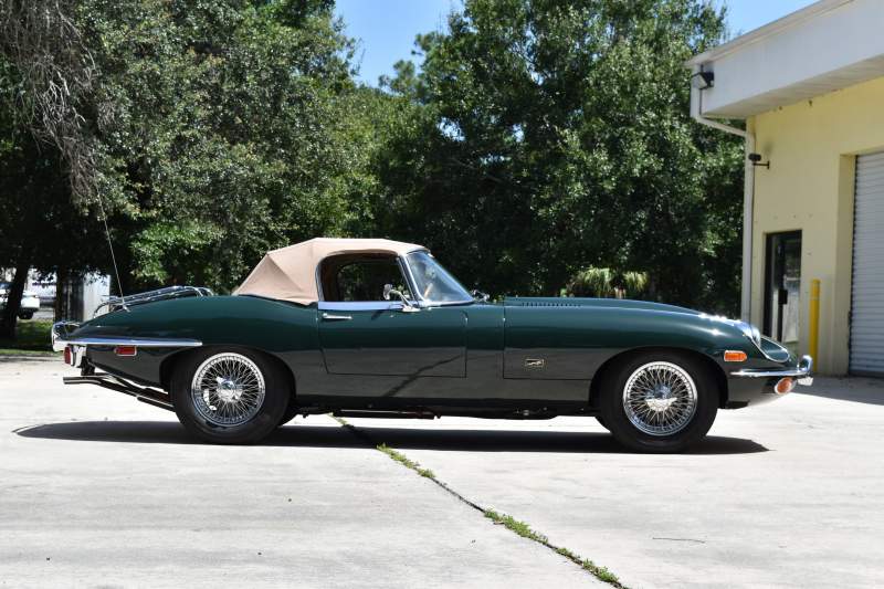 1971 Jaguar E-Type Roadster (78).JPG