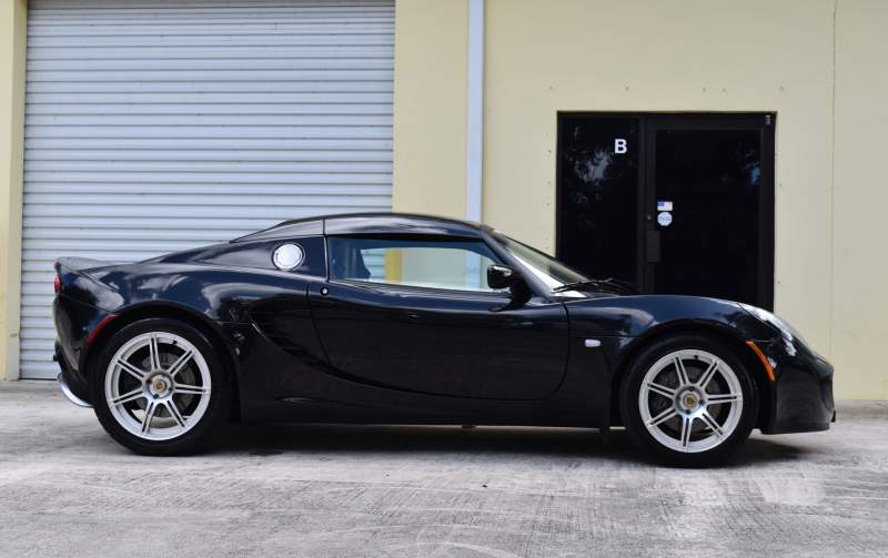 2005 Lotus Elise Black 30510 1