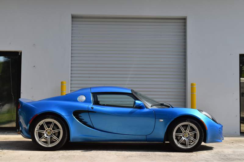 2005 Lotus Elise Laser Blue 33833.JPG