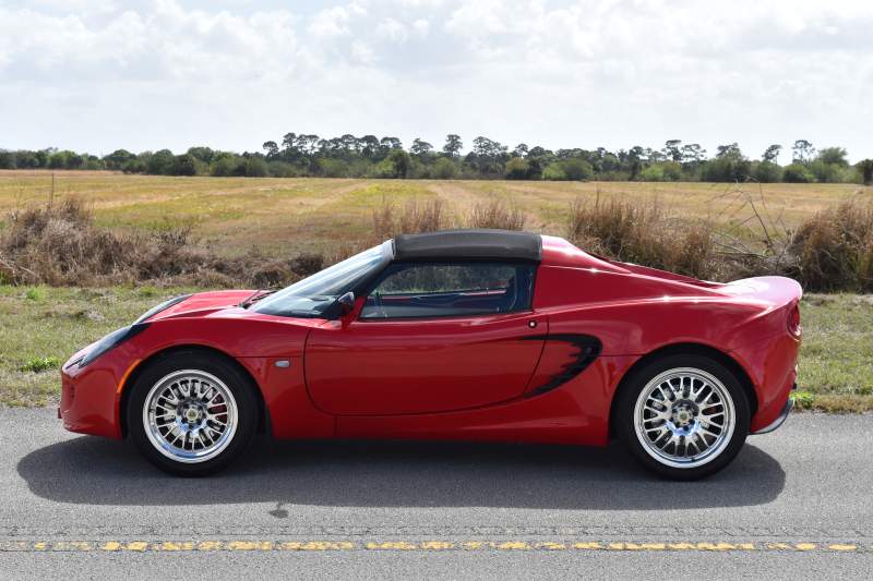 2005 Lotus Elise Red 30137 (15).JPG