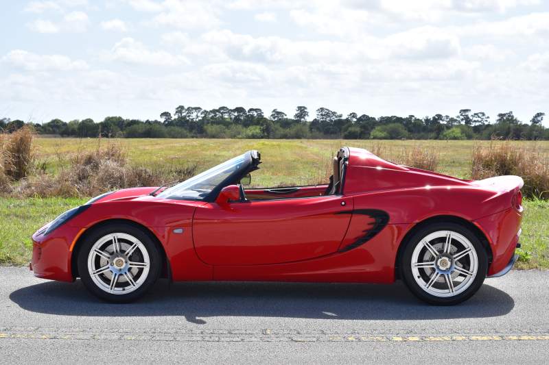 2005 Lotus Elise Red 30581 (97).JPG