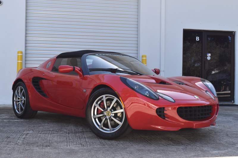 2005 Lotus Elise Red 32308.JPG