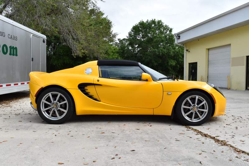 2005 Lotus Elise Saffron Y (22).JPG