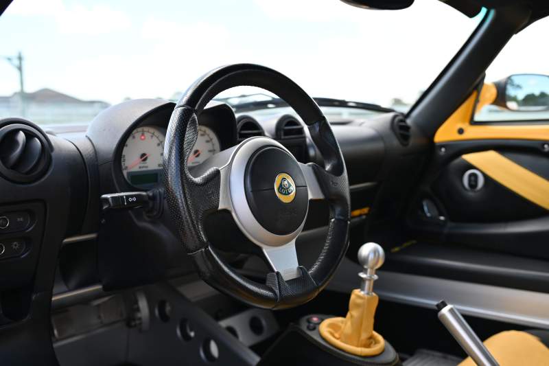 2005 Lotus Elise Saffron Yellow (20).JPG