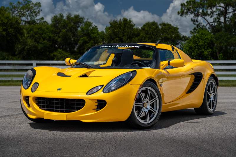 2006 Lotus Elise Solar Yellow Metallic-01