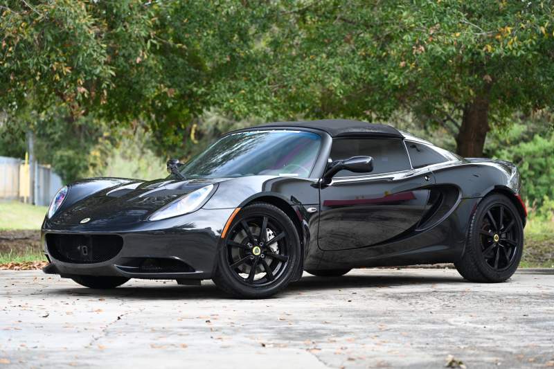 2011 Lotus Elise Black.JPG
