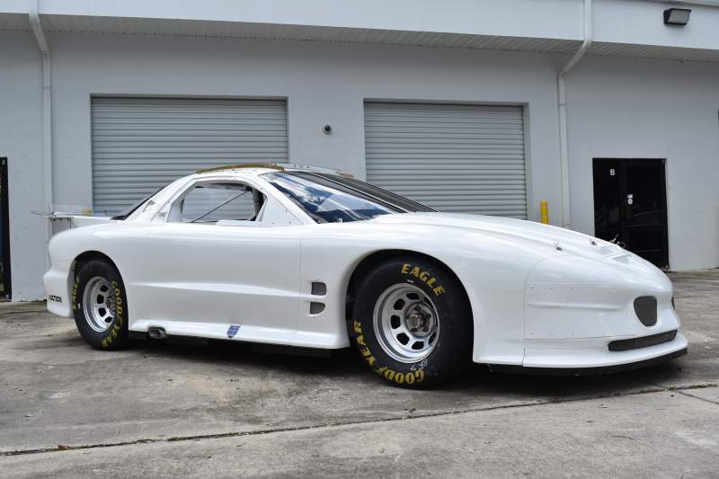Pontiac Firebird IROC Racecar White (1).JPG